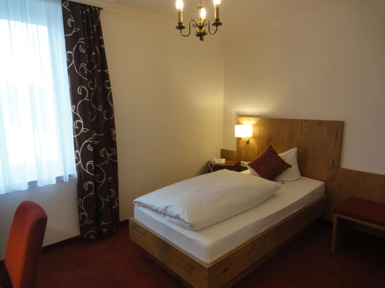 Hotel Krone Rielasingen-Worblingen Екстер'єр фото